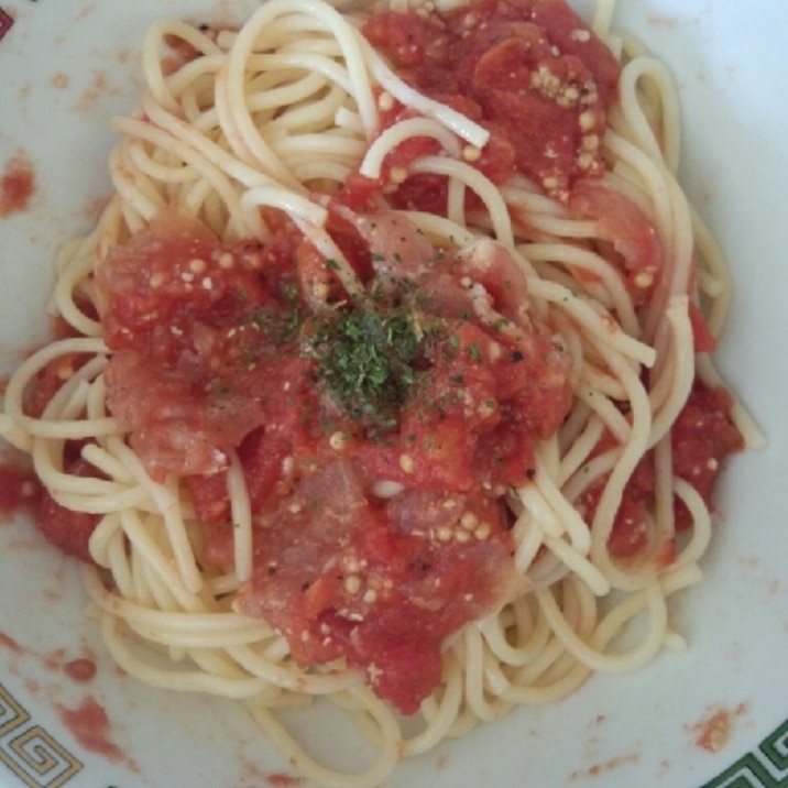 トマト缶と生ハムの冷製パスタ